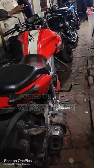 টিভিএস অ্যাপাচি ১৬০ ৪ভি ২০২২ রেড
