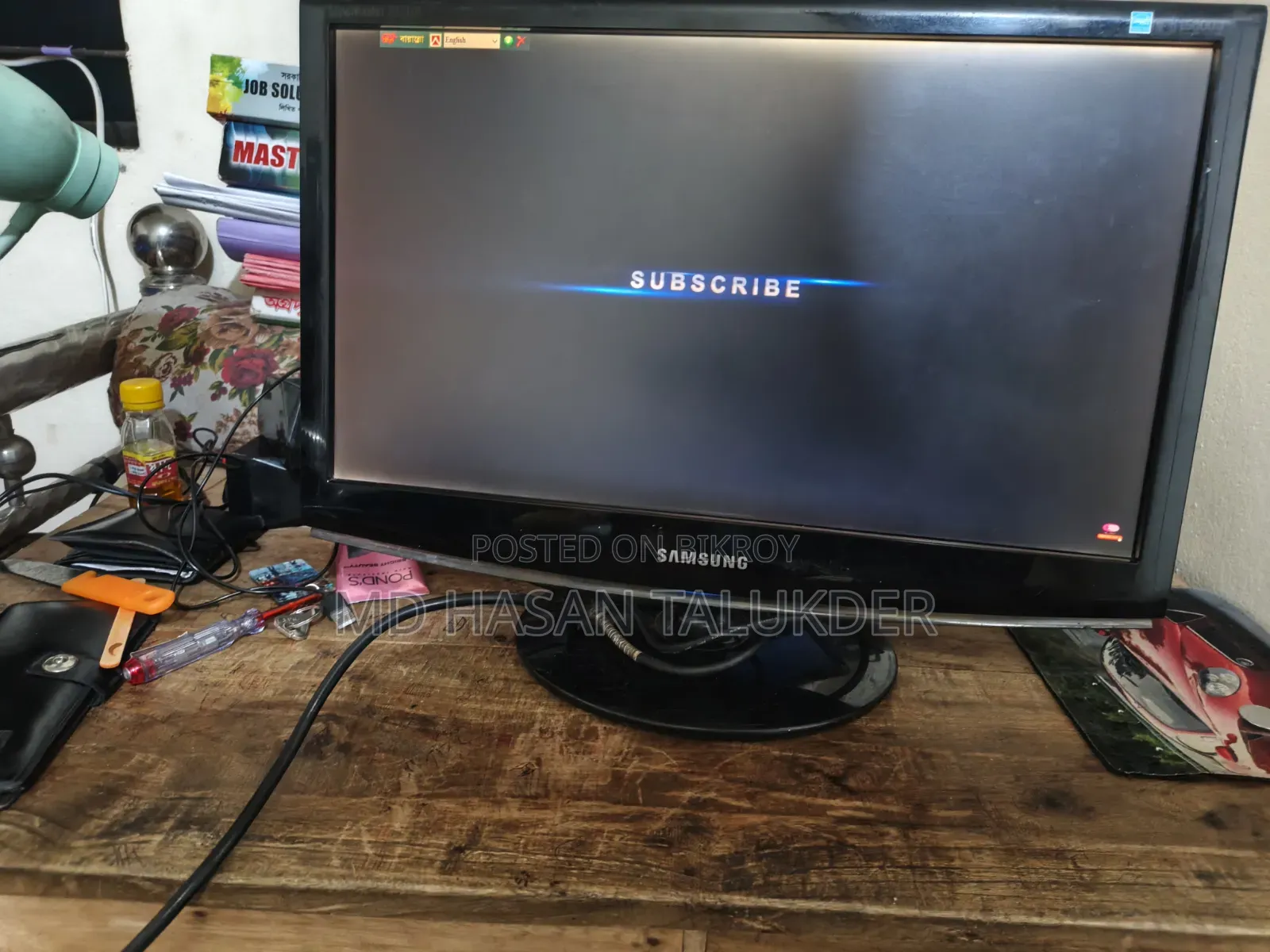 This Is a Samsung Syncmaster 933sn 18.5-Inch Widescreen LCD Monitor.