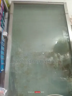 স্লাইডিং ডোর