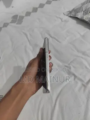 স্যামসাং গ্যালাক্সি এস২১ ৫জি ২৫৬ জিবি সাদা