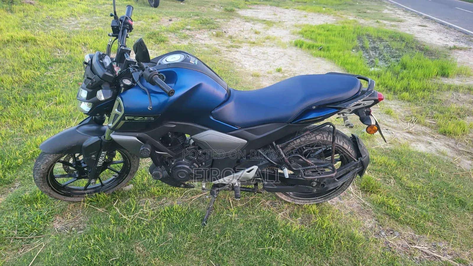 Yamaha 2022 Blue