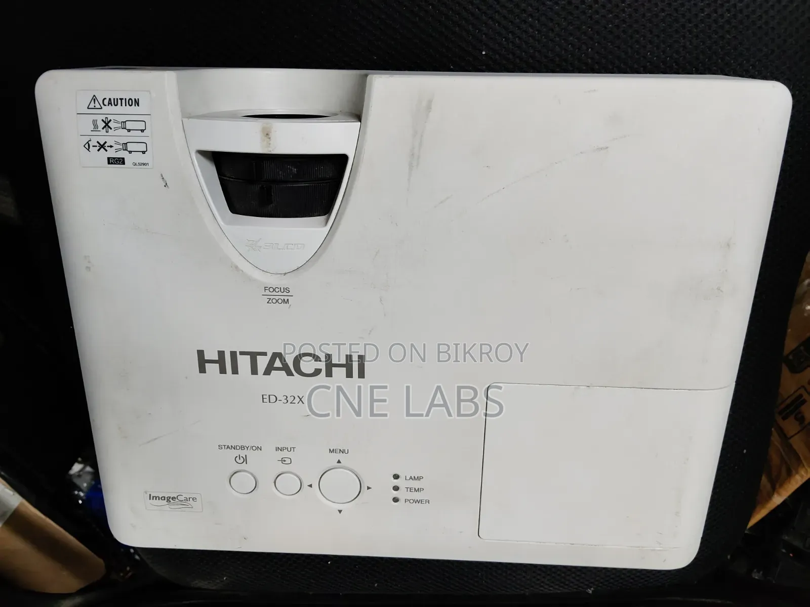 Hitachi ED32 3200 Lumens Projector