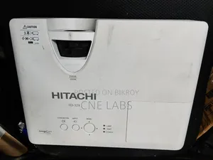 Hitachi ED32 3200 Lumens Projector