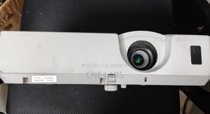 Hitachi ED32 3200 Lumens Projector