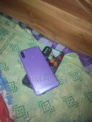 Samsung Galaxy M11 32 GB নীল