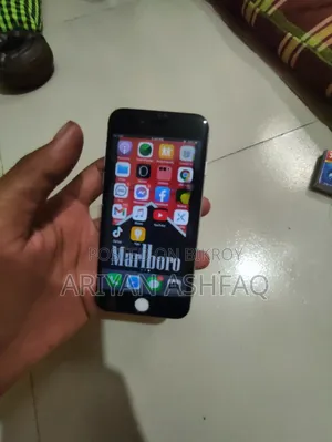 অ্যাপল আইফোন ৬ ৬৪ জিবি সাদা