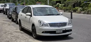 Nissan Bluebird 2011 Pearl