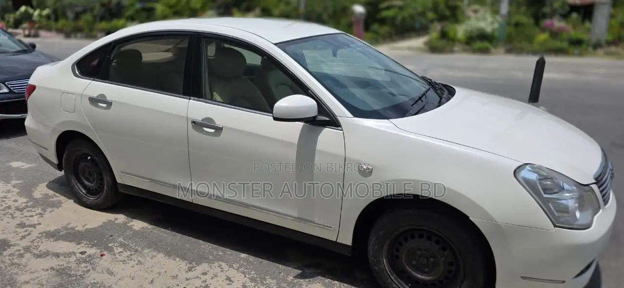 Nissan Bluebird 2011 Pearl