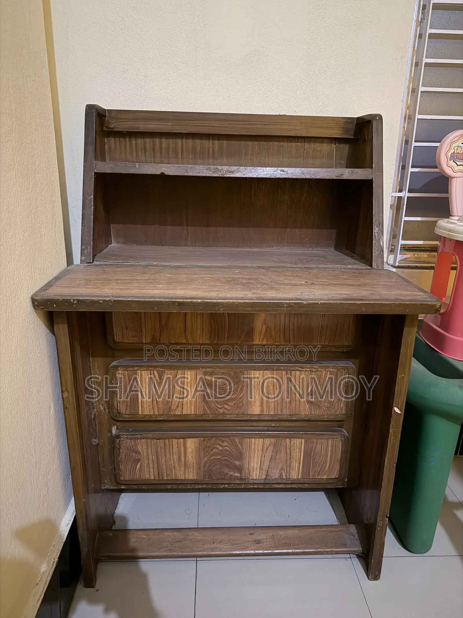 Reading Table