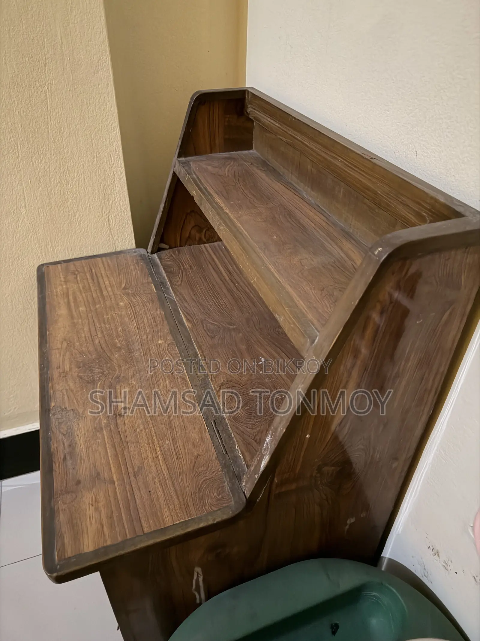 Reading Table