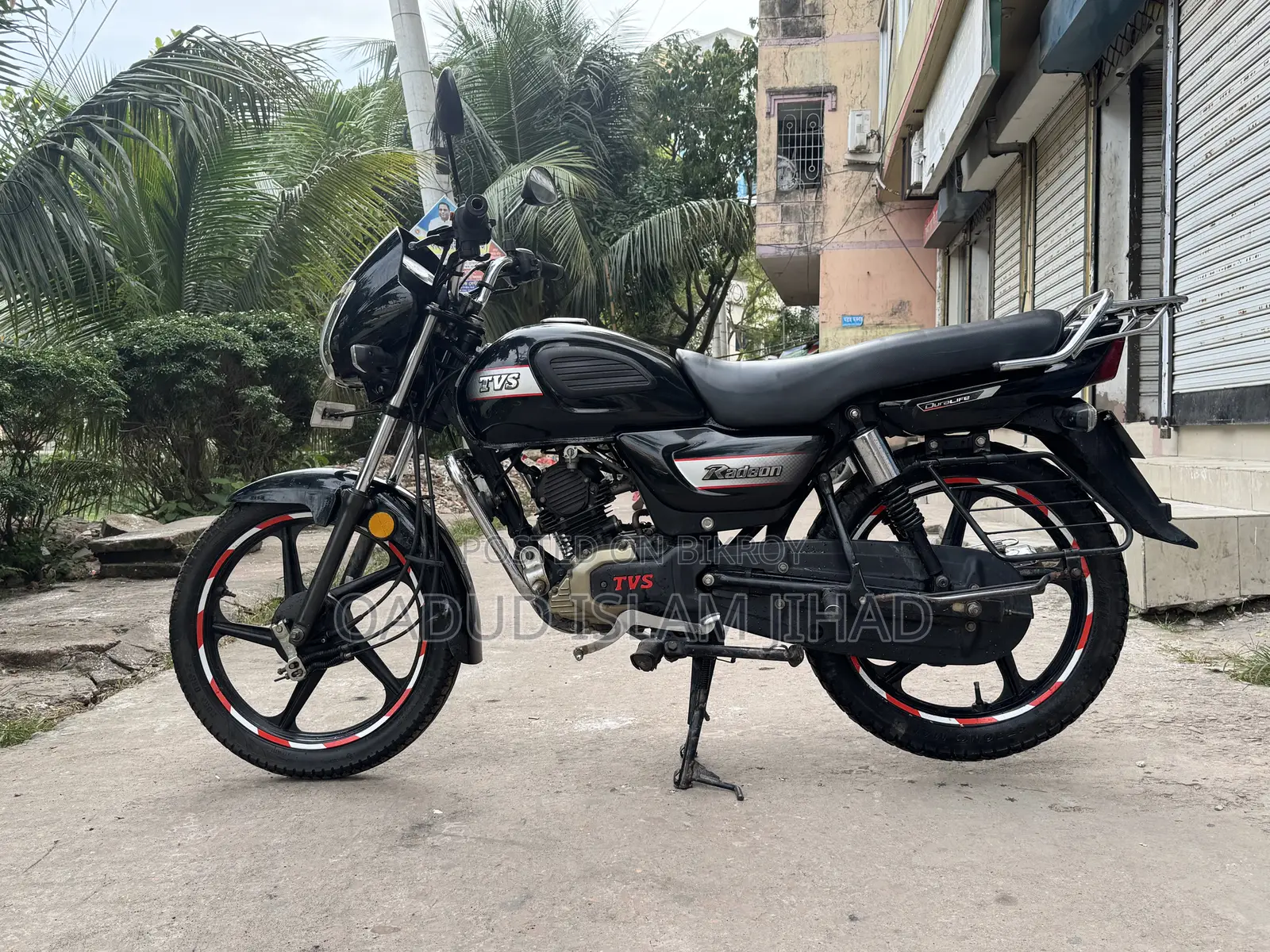 TVS Radeon 2023 Black