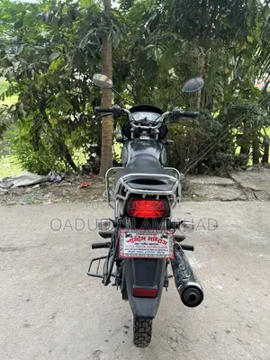 TVS Radeon 2023 Black