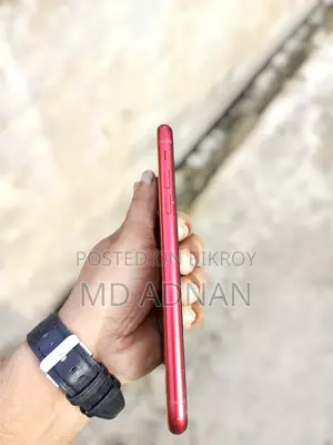 Apple iPhone XR 64 GB Red