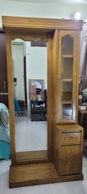 সেগুন কাঠের ড্রেসিং টেবিল
