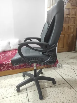Executive Office Chair (Revolving) – For Sale