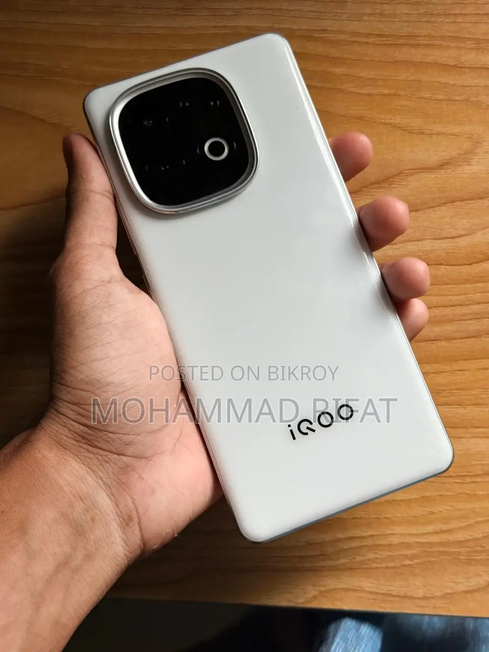 iQOO 256 GB White