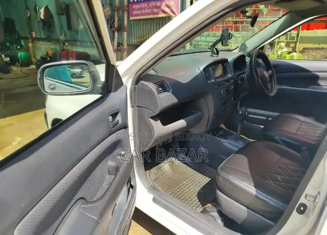 Toyota Probox 1.5 GL Two-Wheel Drive 2004 Silver