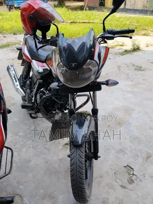 বাজাজ ডিসকভার ১২৫ ২০২৩ কালো