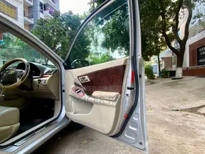 Toyota Premio 1.5 Front-Wheel Drive 2010 Silver