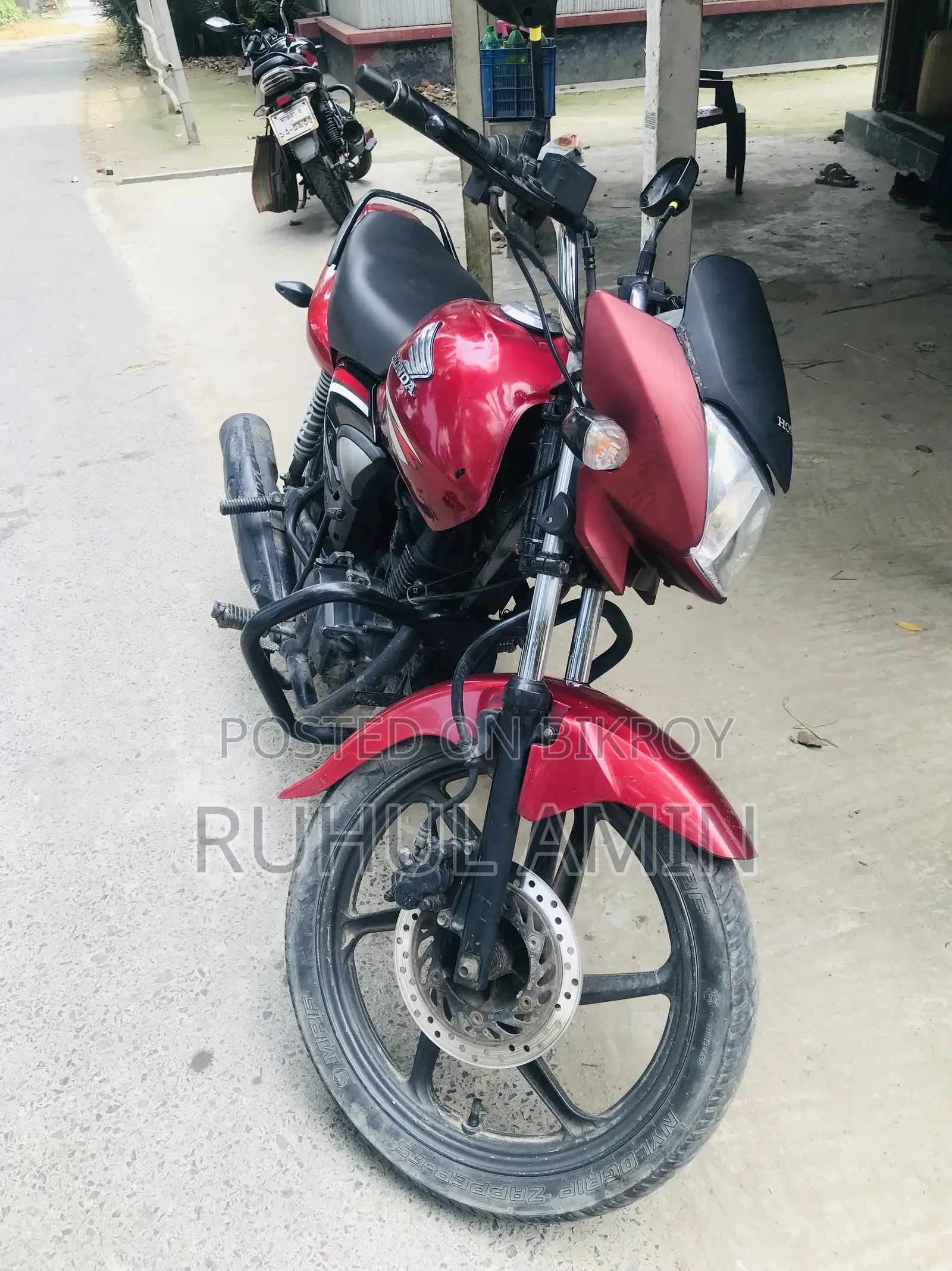 হোন্ডা সিবি ২০১৮ লাল