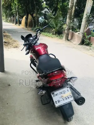 হোন্ডা সিবি ২০১৮ লাল