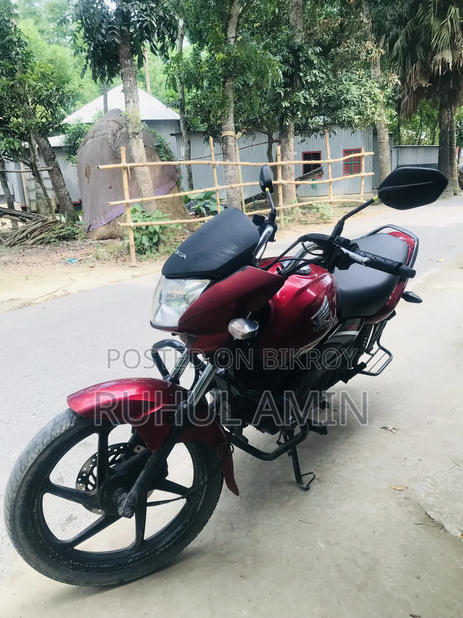 হোন্ডা সিবি ২০১৮ লাল