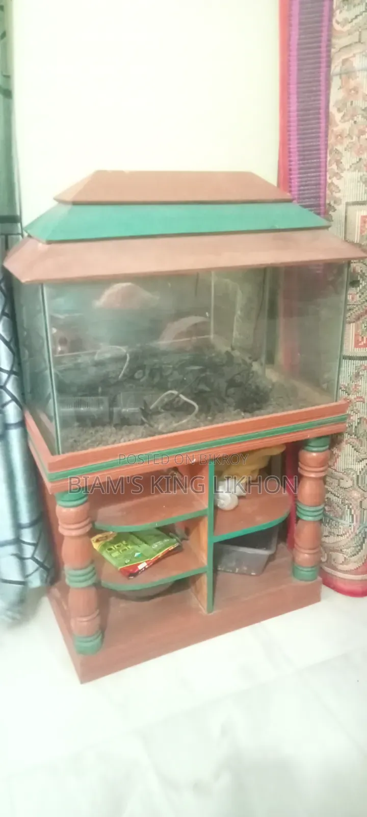 Aquarium with stand