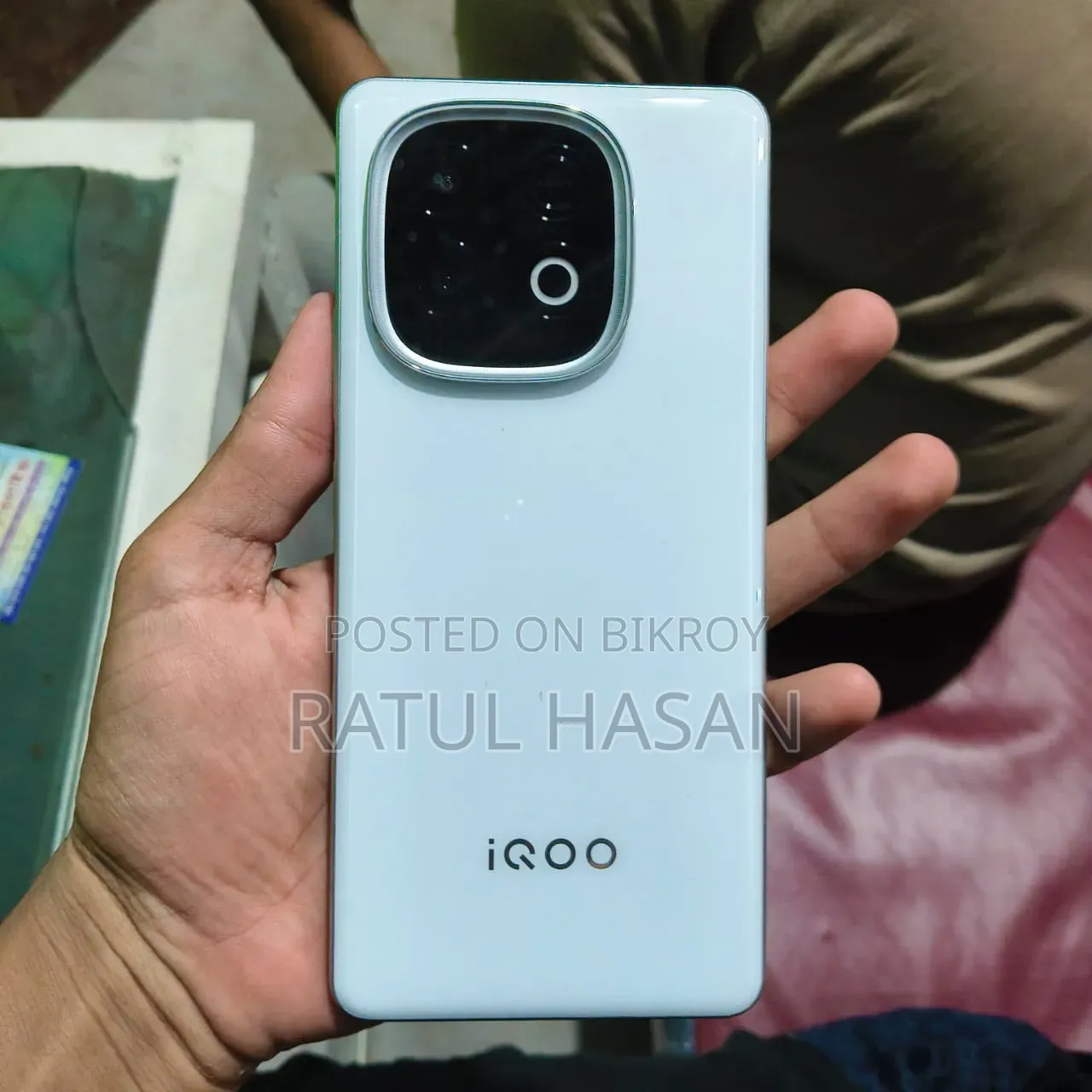 iQOO 256 GB White