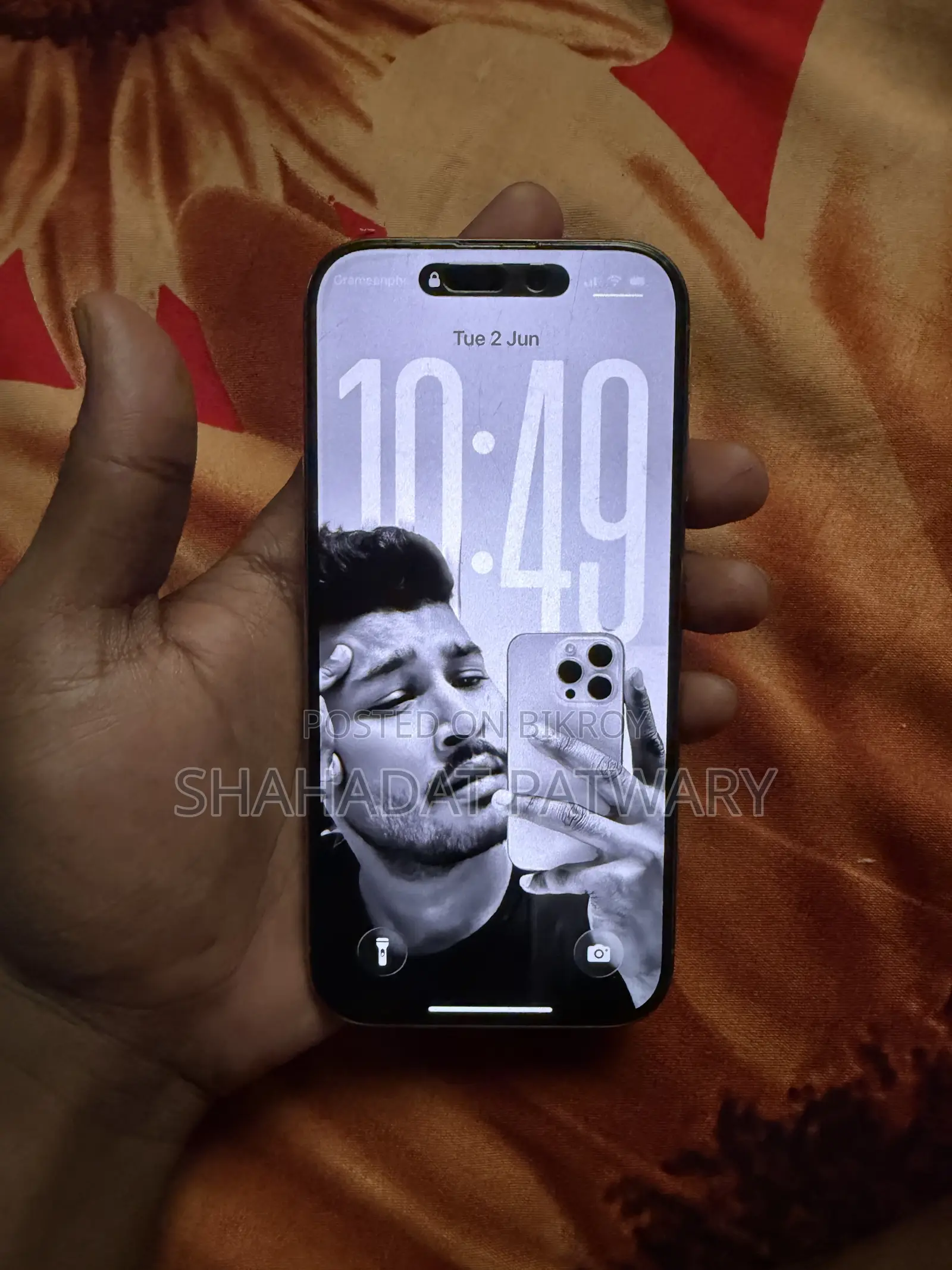 অ্যাপল আইফোন ১৬ প্রো ১২৮ জিবি গোল্ড