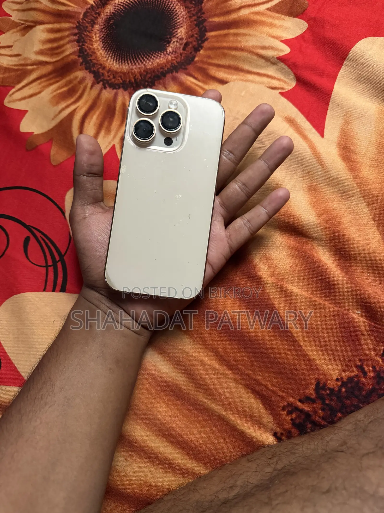 অ্যাপল আইফোন ১৬ প্রো ১২৮ জিবি গোল্ড