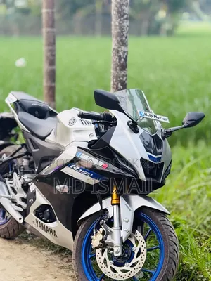 Yamaha 2025 Silver