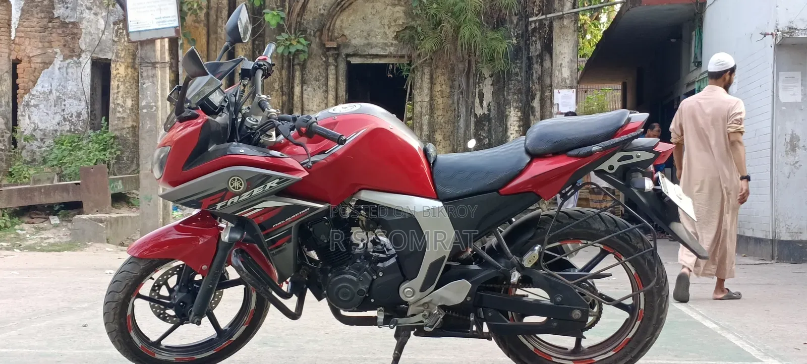 Yamaha 2018 Red