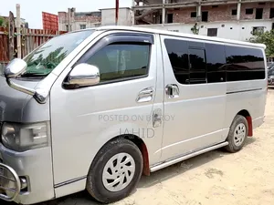 Toyota HiAce 2005 Silver