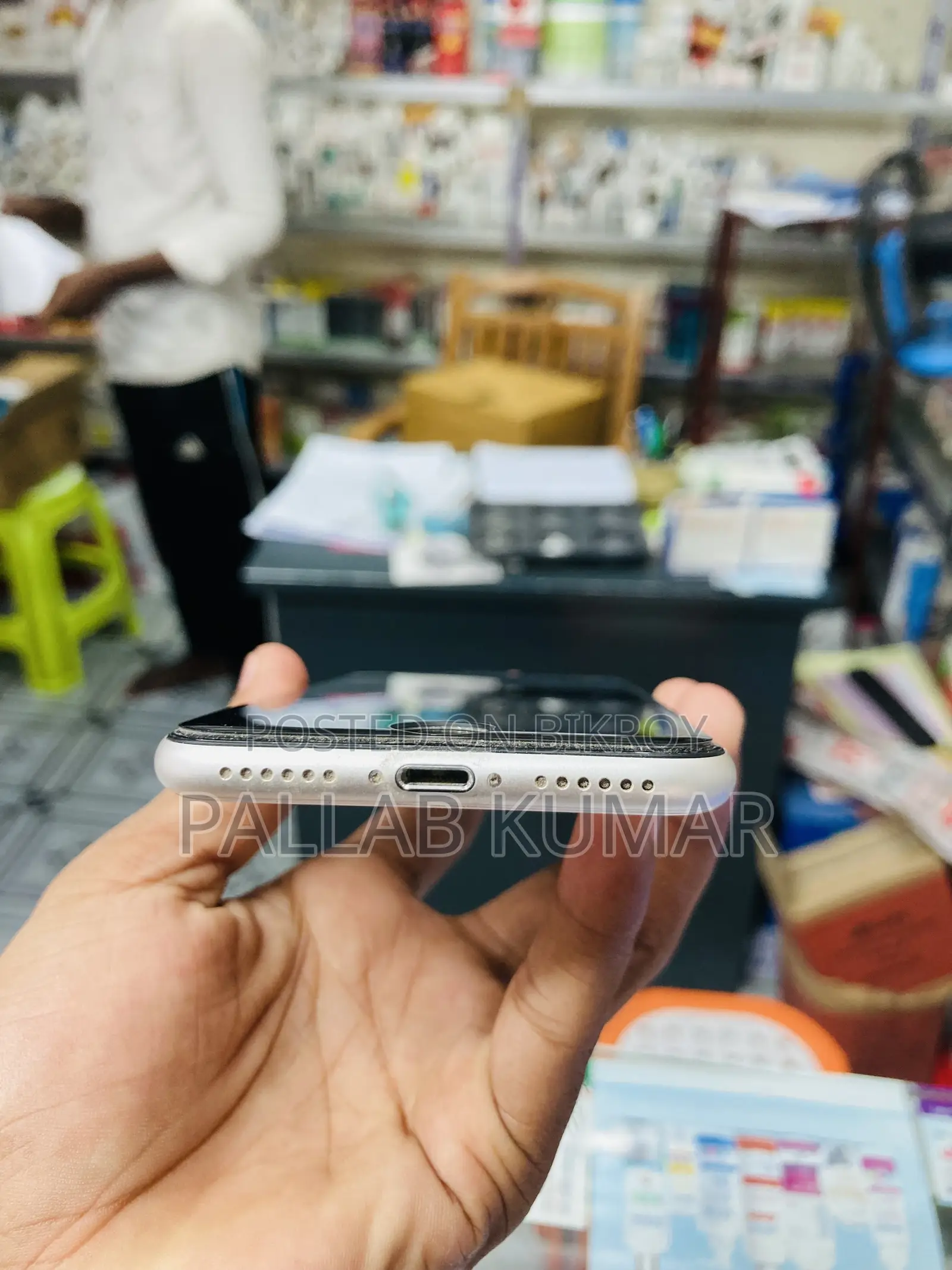 Apple iPhone SE (2022) 64 GB White