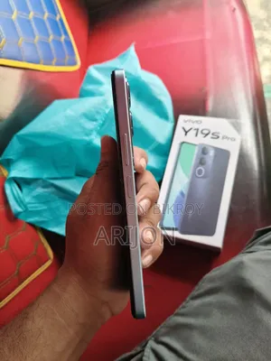 New Vivo Y19s Pro 128 GB White