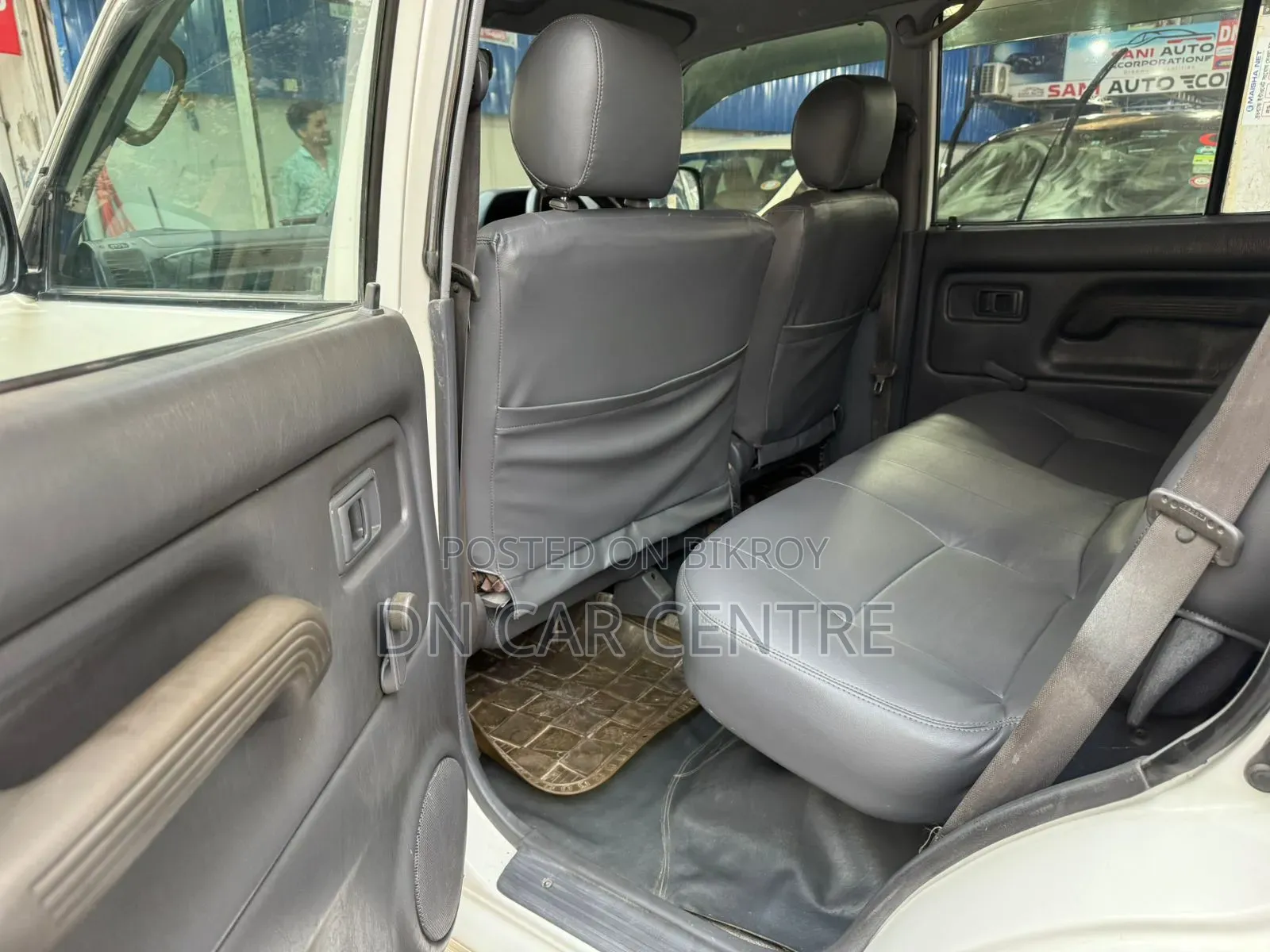 Toyota Land Cruiser Prado 4.0 Petrol TX-L 2002 Pearl