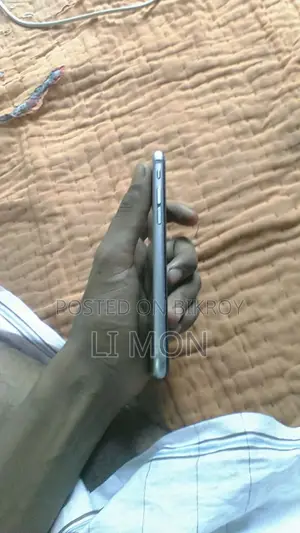 Apple iPhone 6s 64 GB Silver