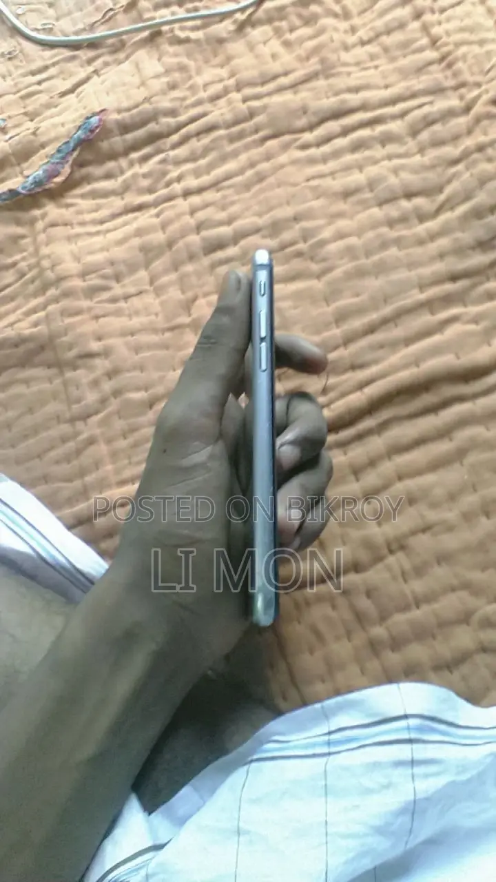 Apple iPhone 6s 64 GB Silver