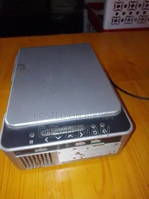 মিনি প্রজেক্টর