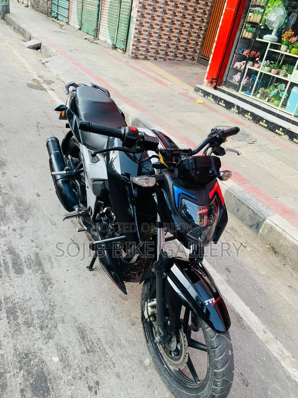 TVS Apache 160 4V 2022 Black