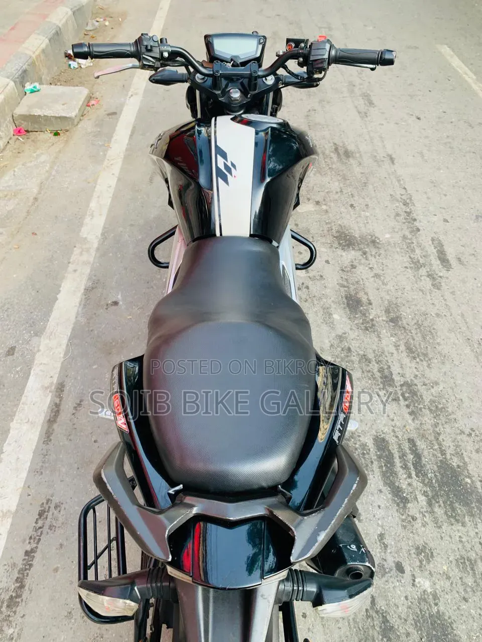 TVS Apache 160 4V 2022 Black