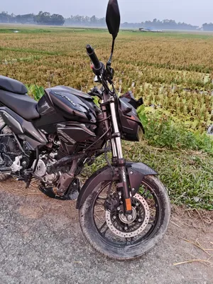 হিরো এক্সট্রিম ১২৫আর ২০২৫ ব্ল্যাক