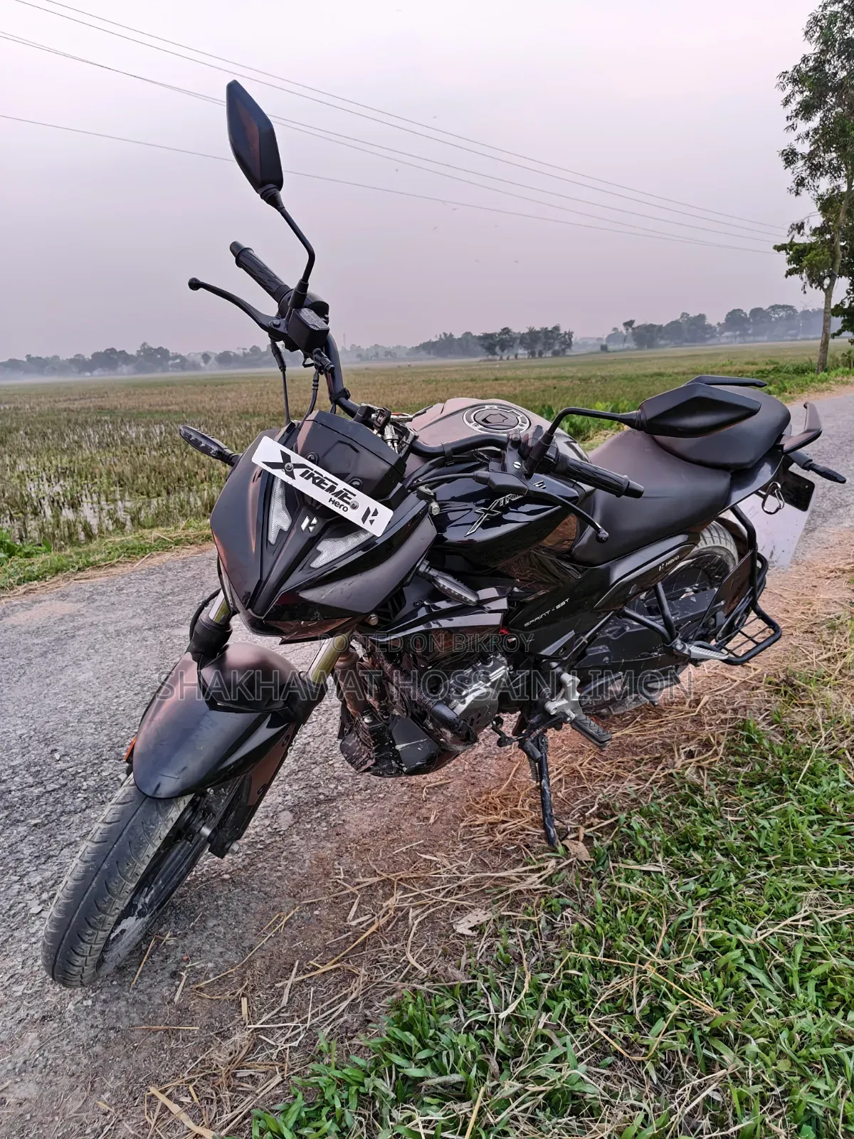হিরো এক্সট্রিম ১২৫আর ২০২৫ ব্ল্যাক