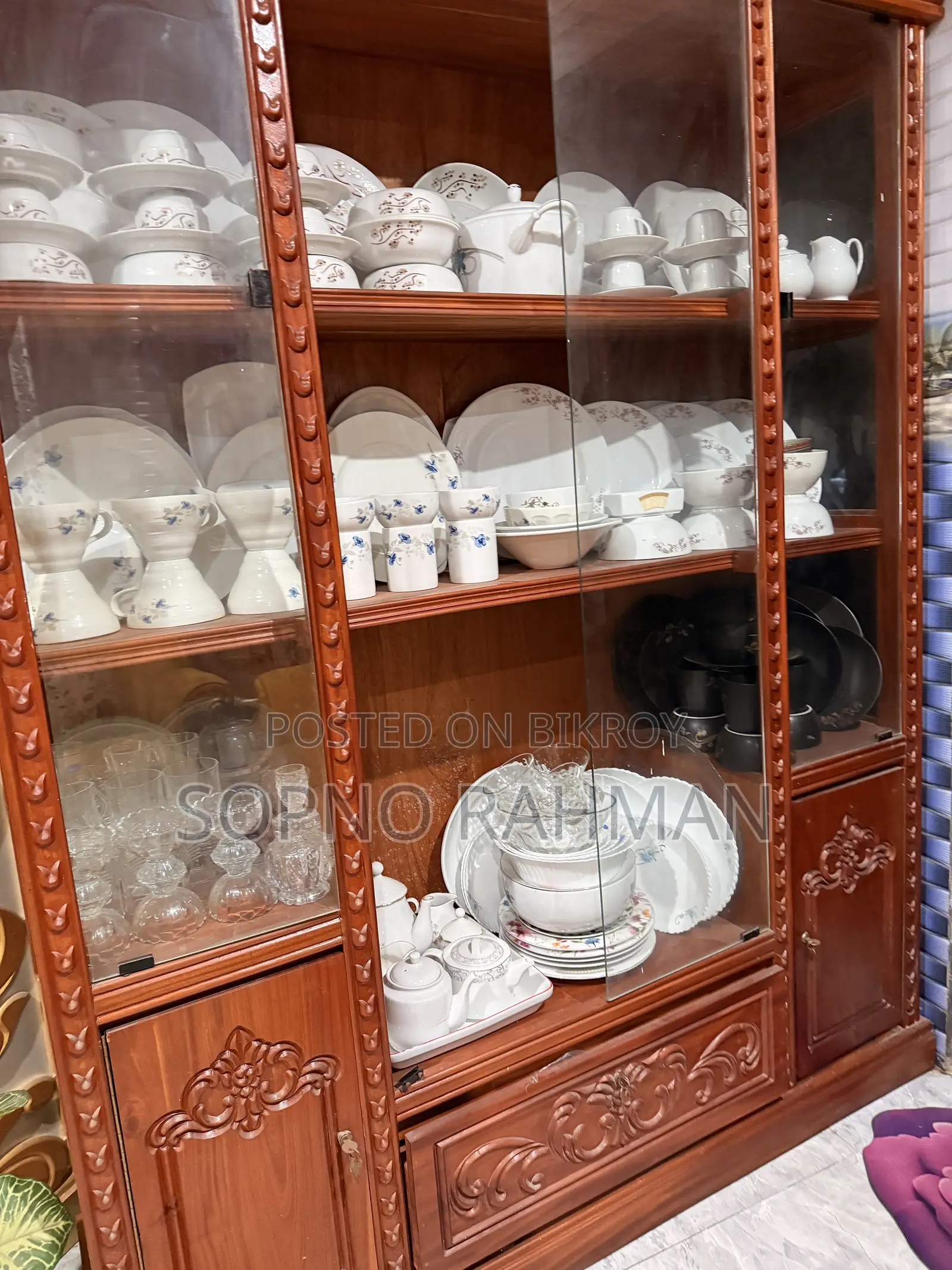 Show Case Wooden Show Case