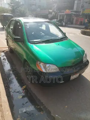 Toyota Platz 2002