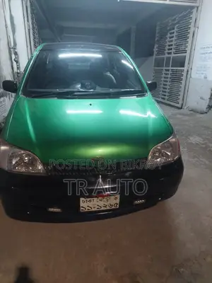 Toyota Platz 2002
