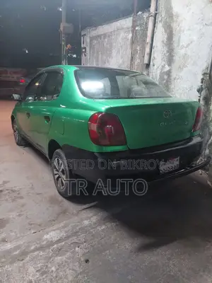 Toyota Platz 2002