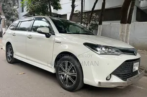 Toyota Corolla Fielder 1.5 Hybrid Front Wheel Drive 2017 Pearl