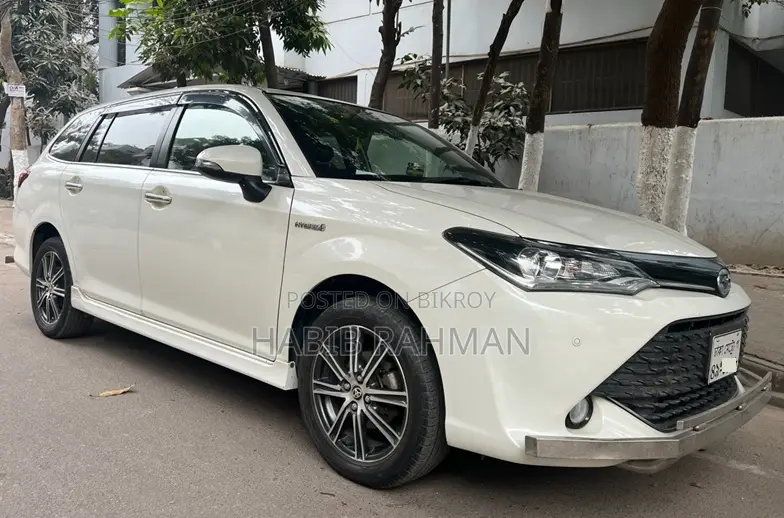 Toyota Corolla Fielder 1.5 Hybrid Front Wheel Drive 2017 Pearl