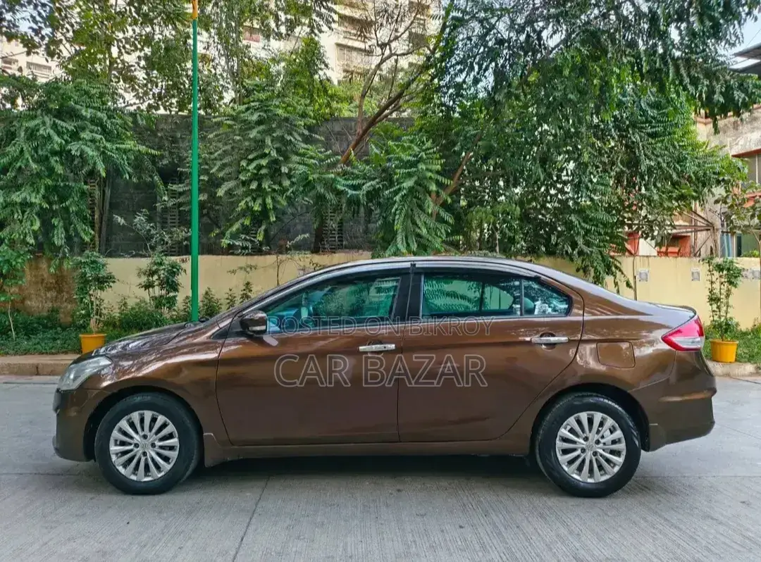 সুজুকি সিয়াজ ২০১৫ ব্রাউন